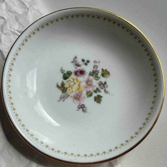Wedgewood Bone China Trinket Dish *Mirabelle*